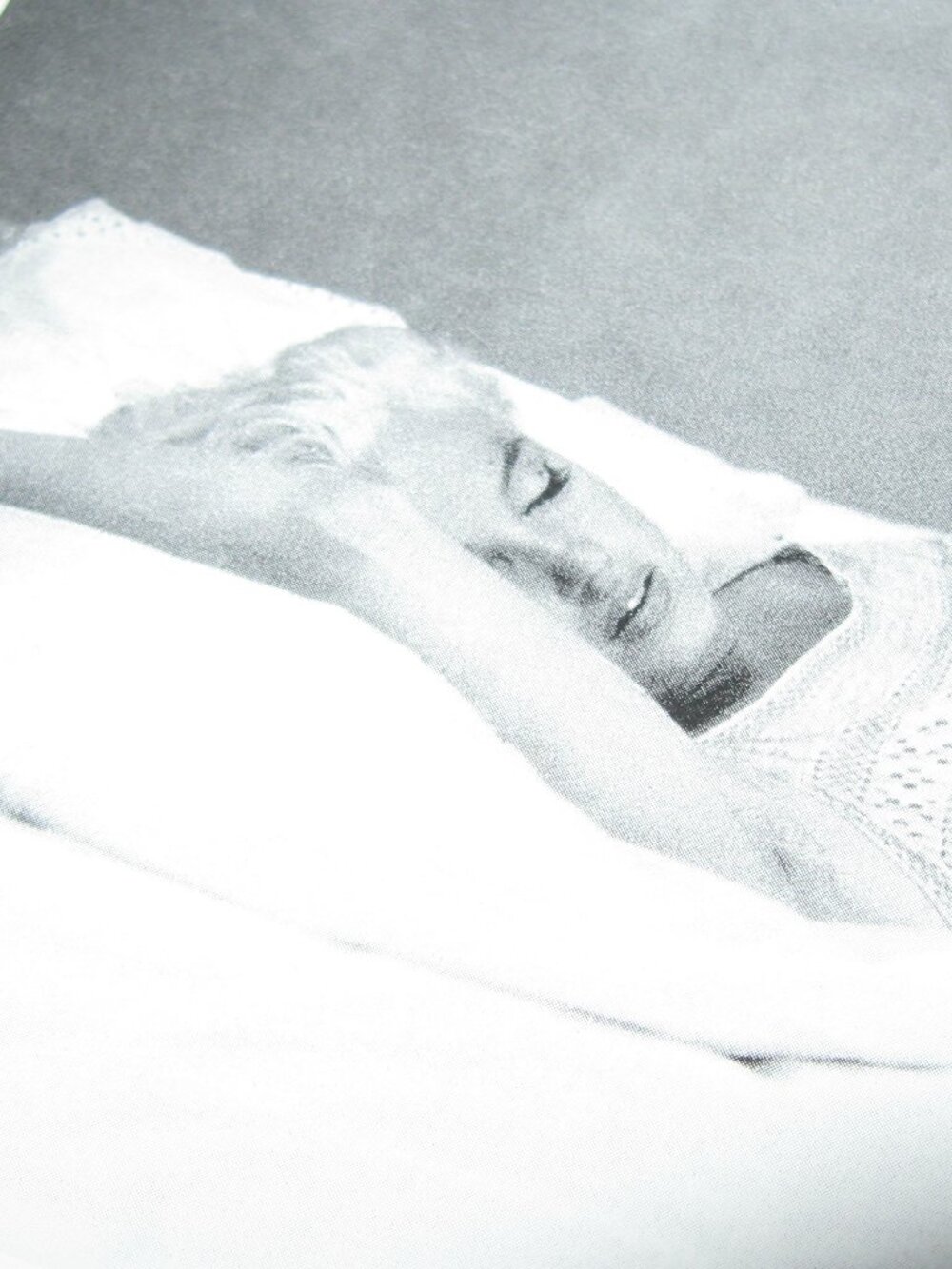 Rare 1955 Sexy Marilyn Monroe in Bed Photo on 1994 Postcard Eve Arnold Magnum